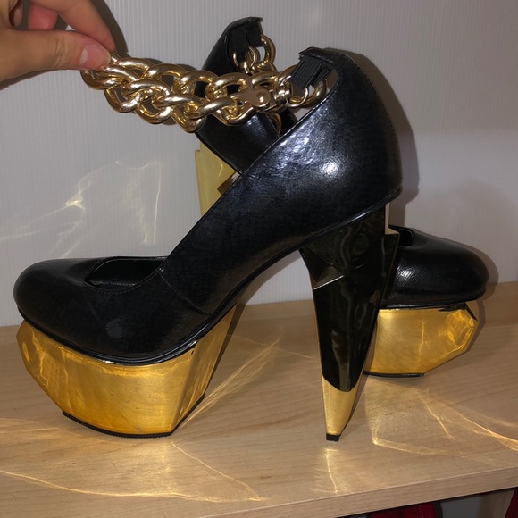 ❌SOLD ❌Privileged Gold Lightning Bold Platforms - Picture 1 of 5